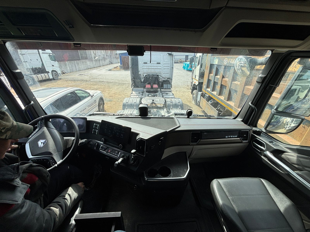 SITRAK C7H 6x4 Седельный тягач ZZ4256V364HE (Дизельный, 12,4 л, 480 л.с., АТ)