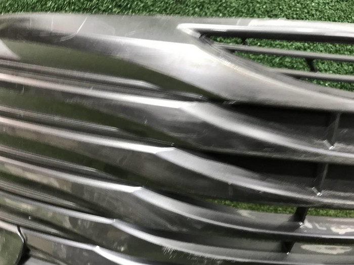 Решетка переднего бампера Toyota Camry xv70 (2017-2021)