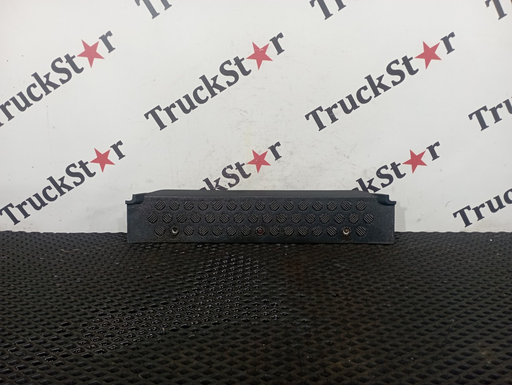 Накладка порога правого