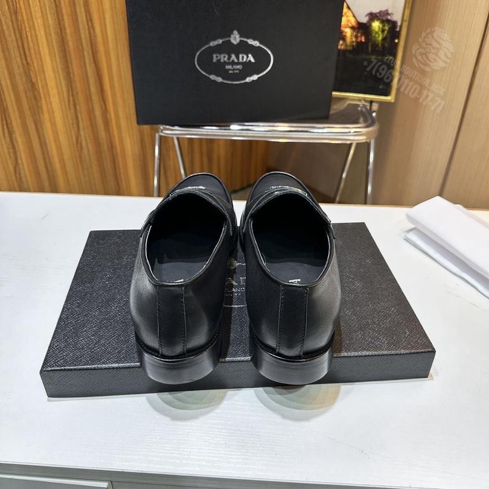 Лоферы Prada