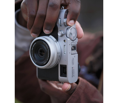 Компактный фотоаппарат Fujifilm X100VI, серебристый