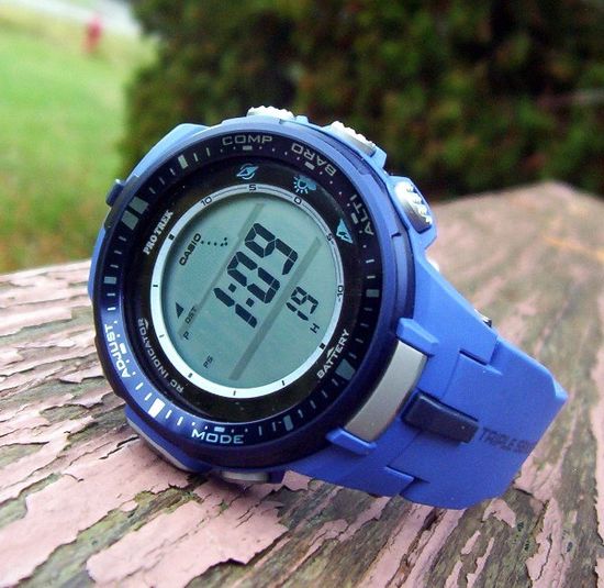 Мужские часы CASIO PRO TREK PRW-3000-2BER