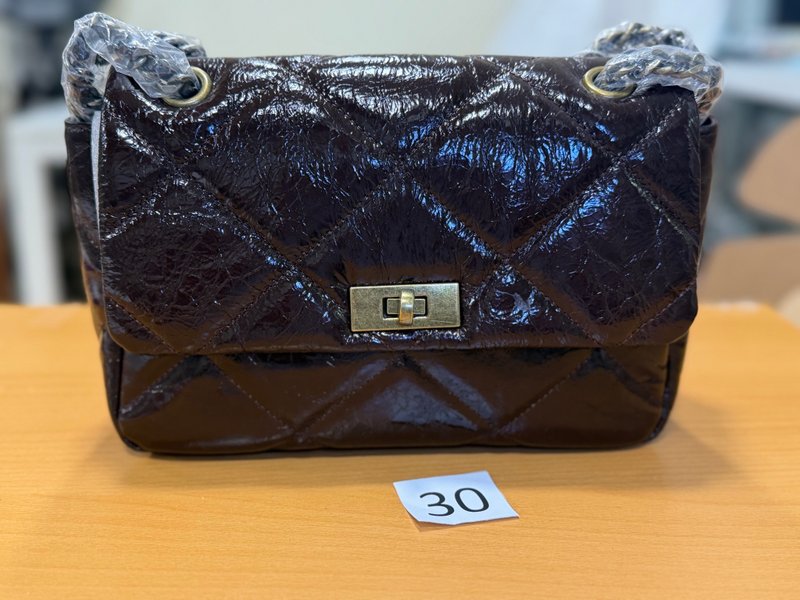 KELLY S горький шоколад - дефект лакового покрытия на крышке 30