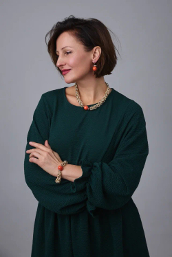 Колье Византия с коралловым жемчугом Майорка, оттенок золото