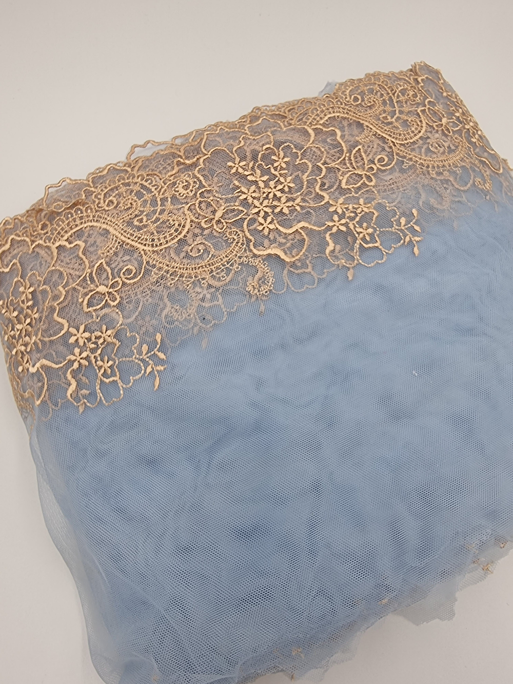 Вышивка на сетке голубой/золотисто-коричневый К789 правая 22 см