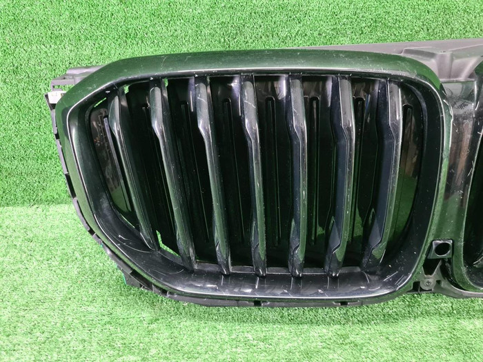 Решетка радиатора BMW X5 G05 (2018-2023)