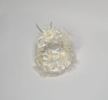 Подушечка для колец с цветочками, айвори