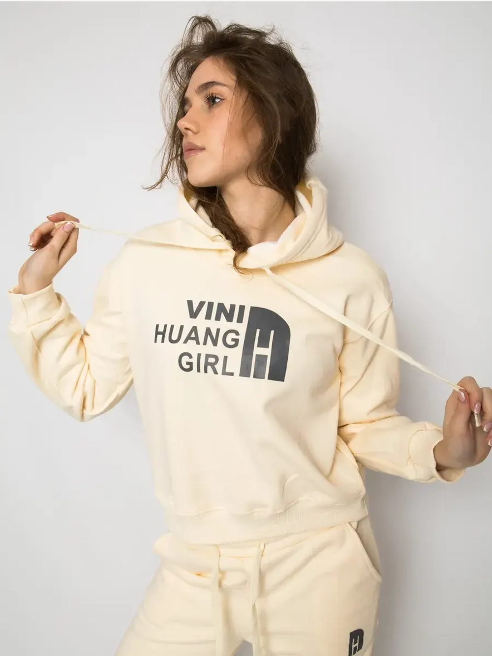 Спортивный костюм с капюшоном