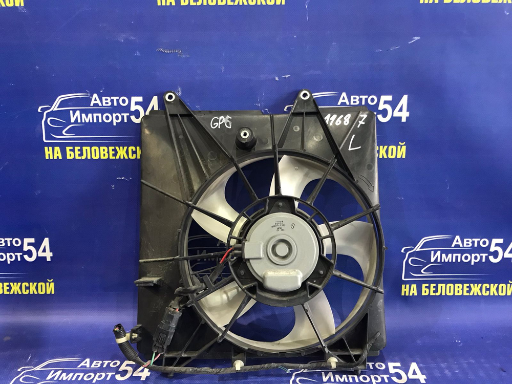 Диффузор радиатора двигателя Honda FIT 2013-2015