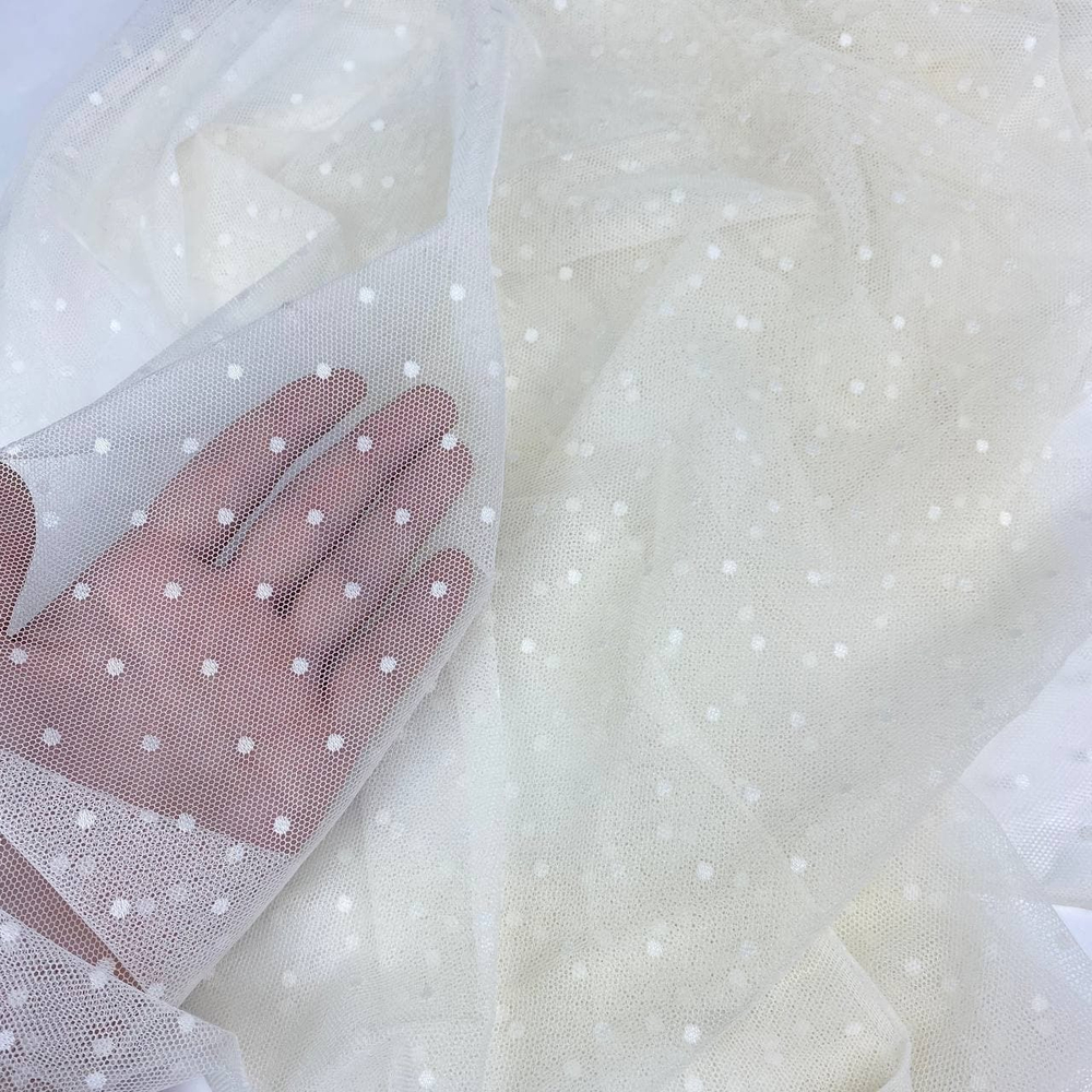 Сетка эластичная молочная в горох 0,5 х 1,5 м