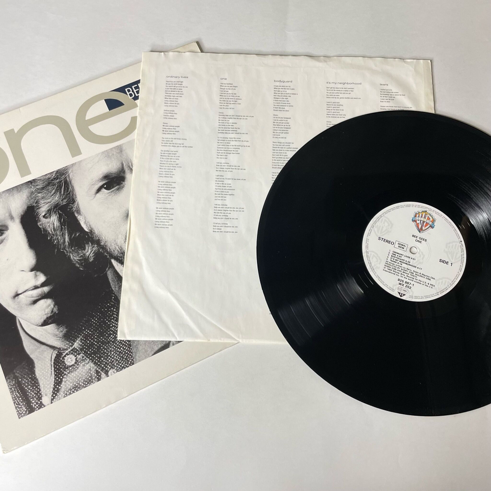 Винтажная виниловая пластинка LP Bee Gees One (Germany 1989) Flesh And Blood