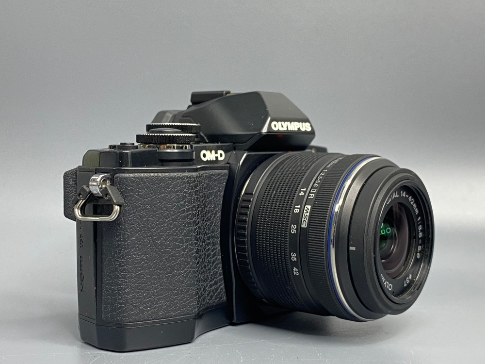 Olympus OM-D E-M10 kit 14-42mm