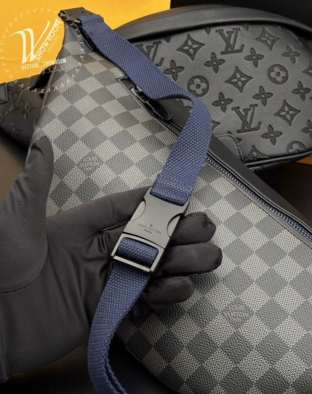 Сумка Louis Vuitton Discovery Damier серая