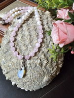 Колье авторское из натуральных камней "Розовая луна" Бижутерия на шею для женщин, девушек. Женское украшение.