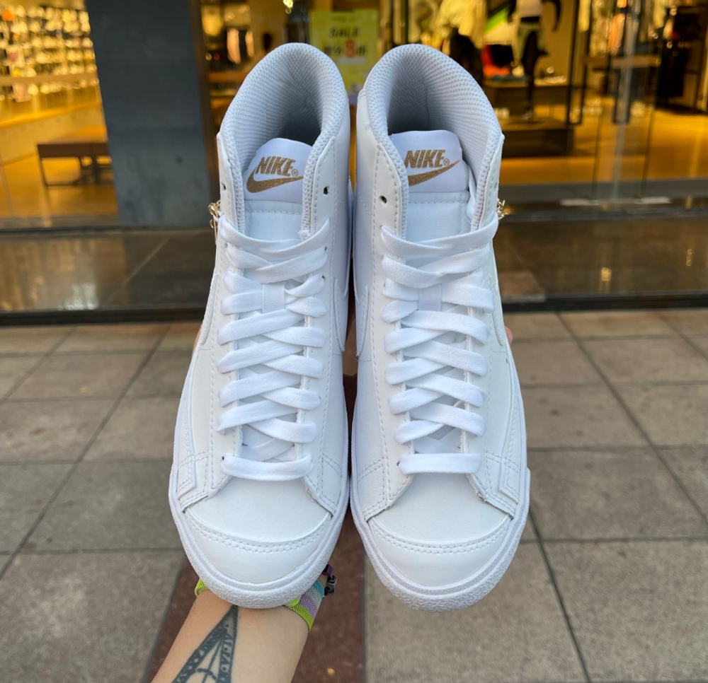 Женские кроссовки Nike Blazer Mid '77 'White Pendants' DM0850-100