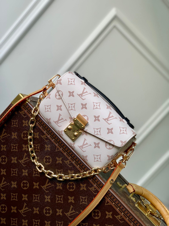 Louis Vuitton Pochette Metis East West