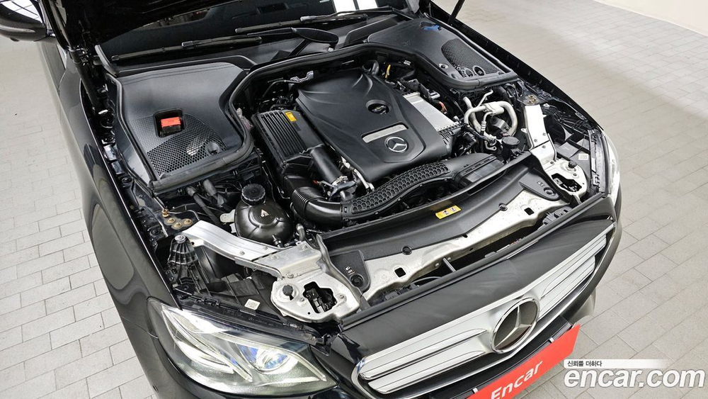 Mercedes-Benz E-Class W213 E300 4MATIC AMG Line (02.2020)