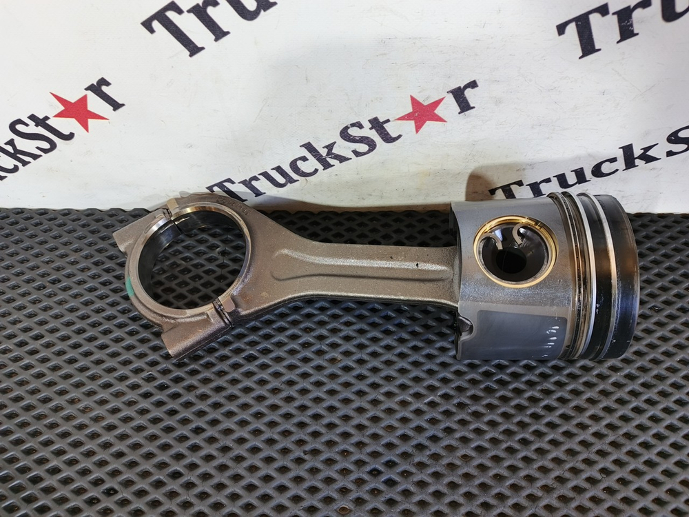 Поршень с шатуном