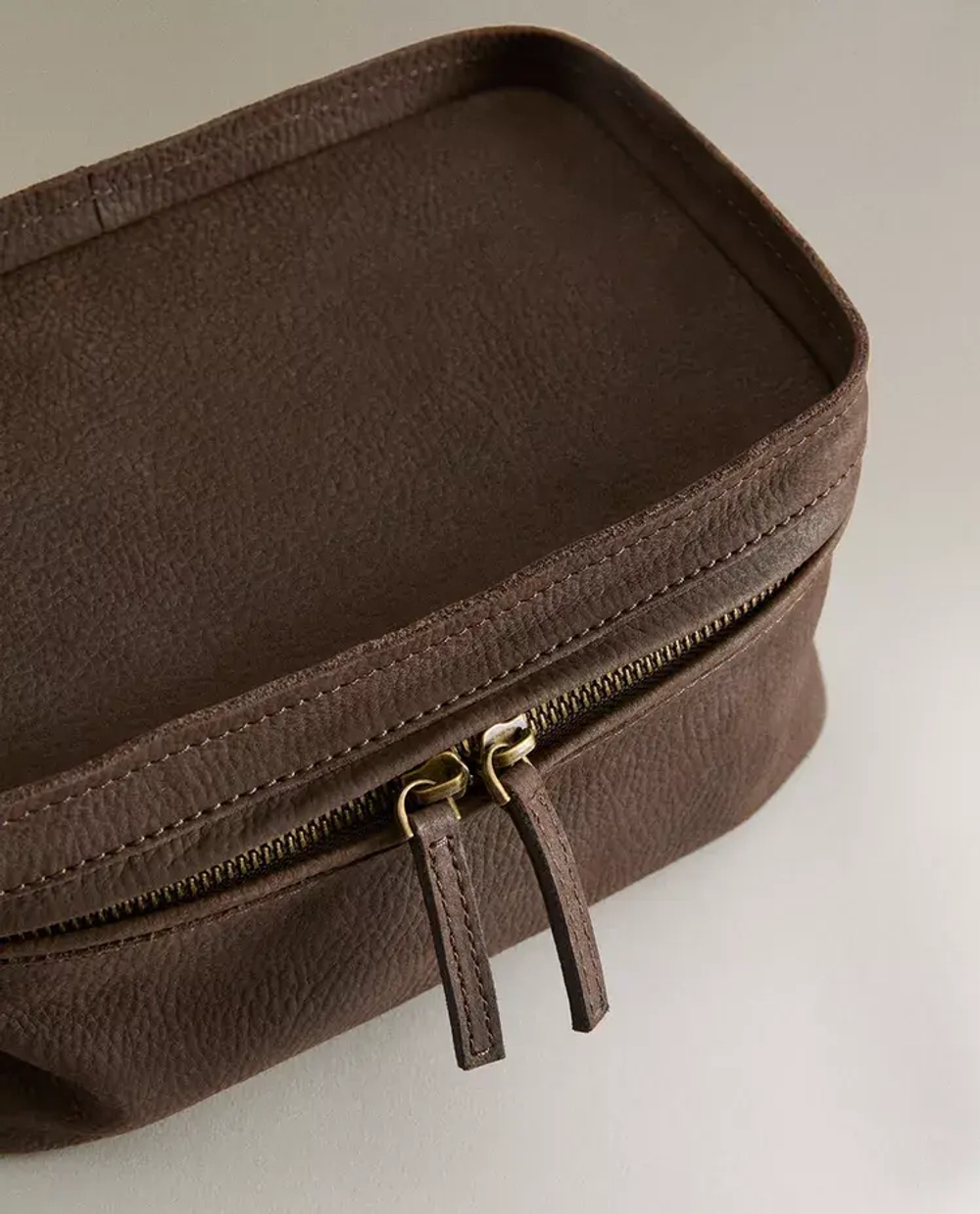 ZARA HOME КОЖАНЫЙ НЕСЕССЕР, КОРИЧНЕВЫЙ