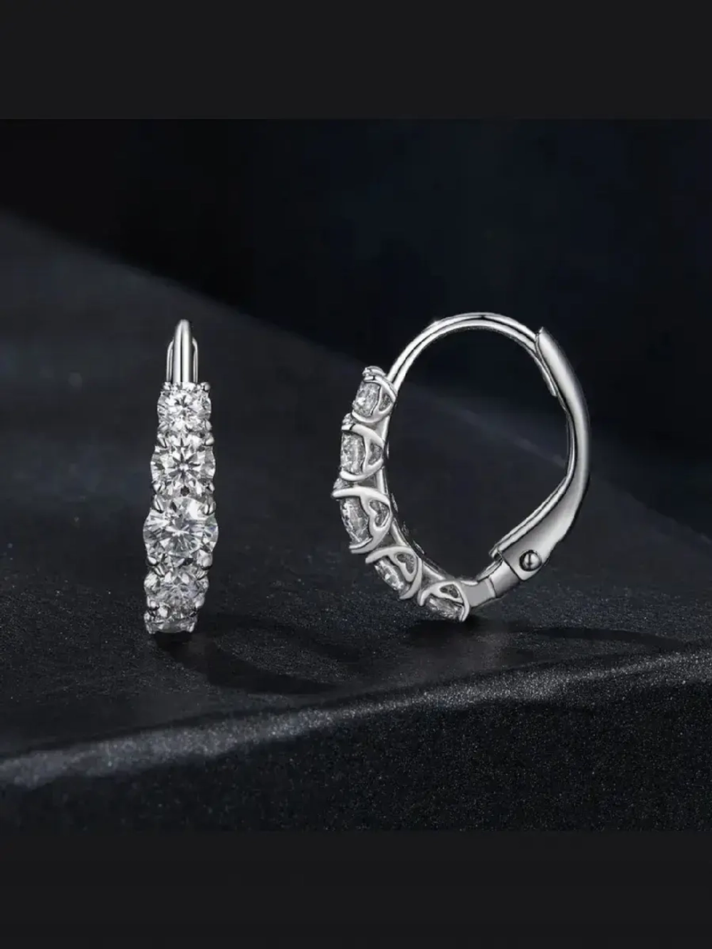 Серьги с муассанитами