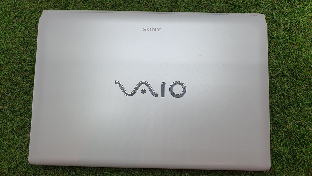 Ноутбук Sony Pentium/4 Gb/HDD 500 Gb/SVE1511C1RW/Windows 7