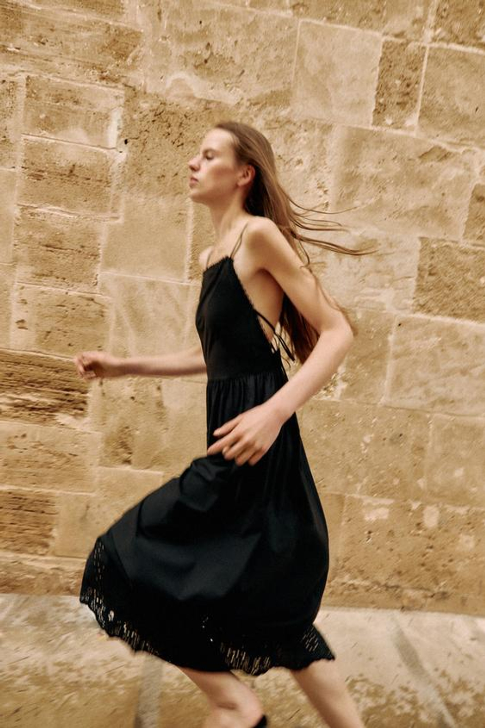 ZARA ПЛАТЬЕ МИДИ С АЖУРНОЙ ВЫШИВКОЙ, ЧЕРНЫЙ