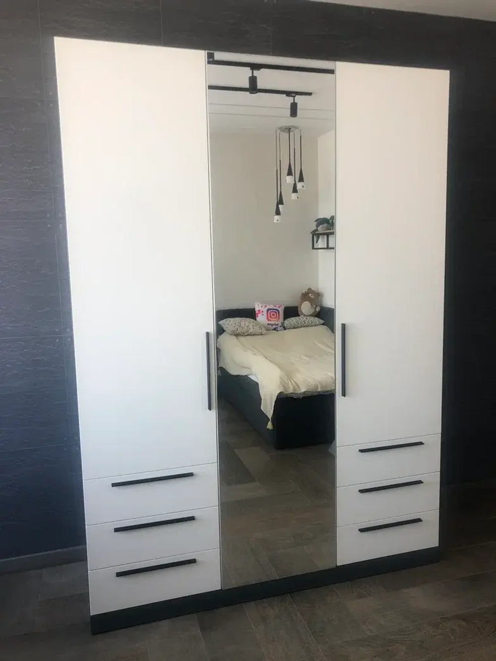 Шкаф распашной