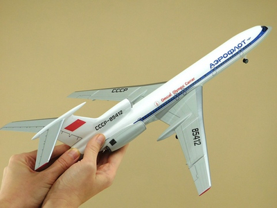 Модель самолета Ту-154Б-2 (М1:100, Аэрофлот СССР-85412 Олимпийский с шасси)