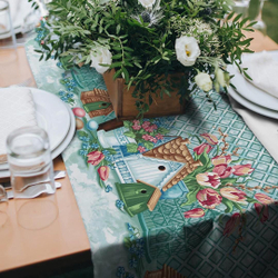 Скатерть на стол новогодняя (50*50см)-салфетка-дорожка "Еловая гирлянда" LAV ANNA LUKOSHINA