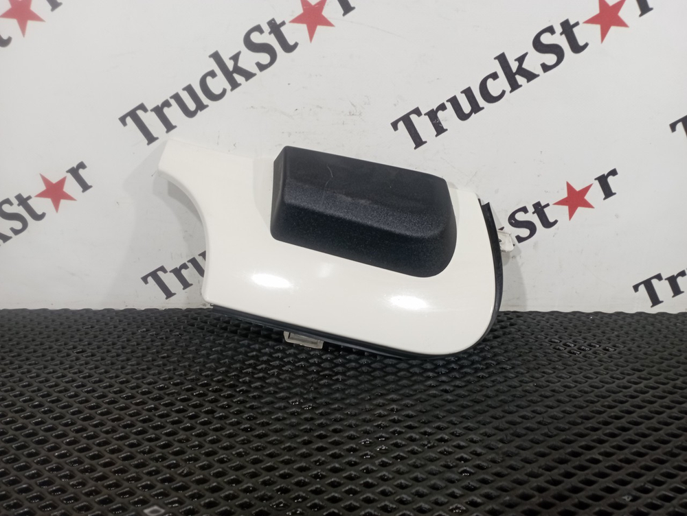 Накладка стойки лобового стекла наружная левая