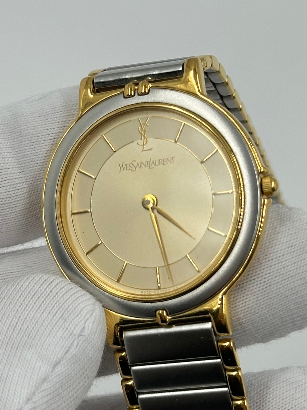 Часы Yves Saint Laurent