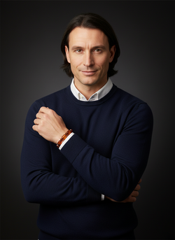 Браслет на руку. Янтарь натуральный формованный