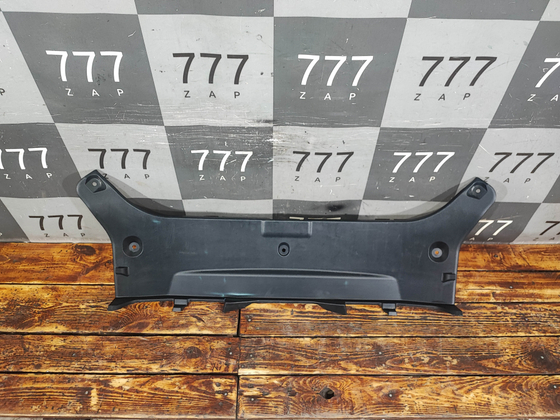 Кожух замка багажника Toyota Camry (XV50) 11-18 Б/У Оригинал 5838733111