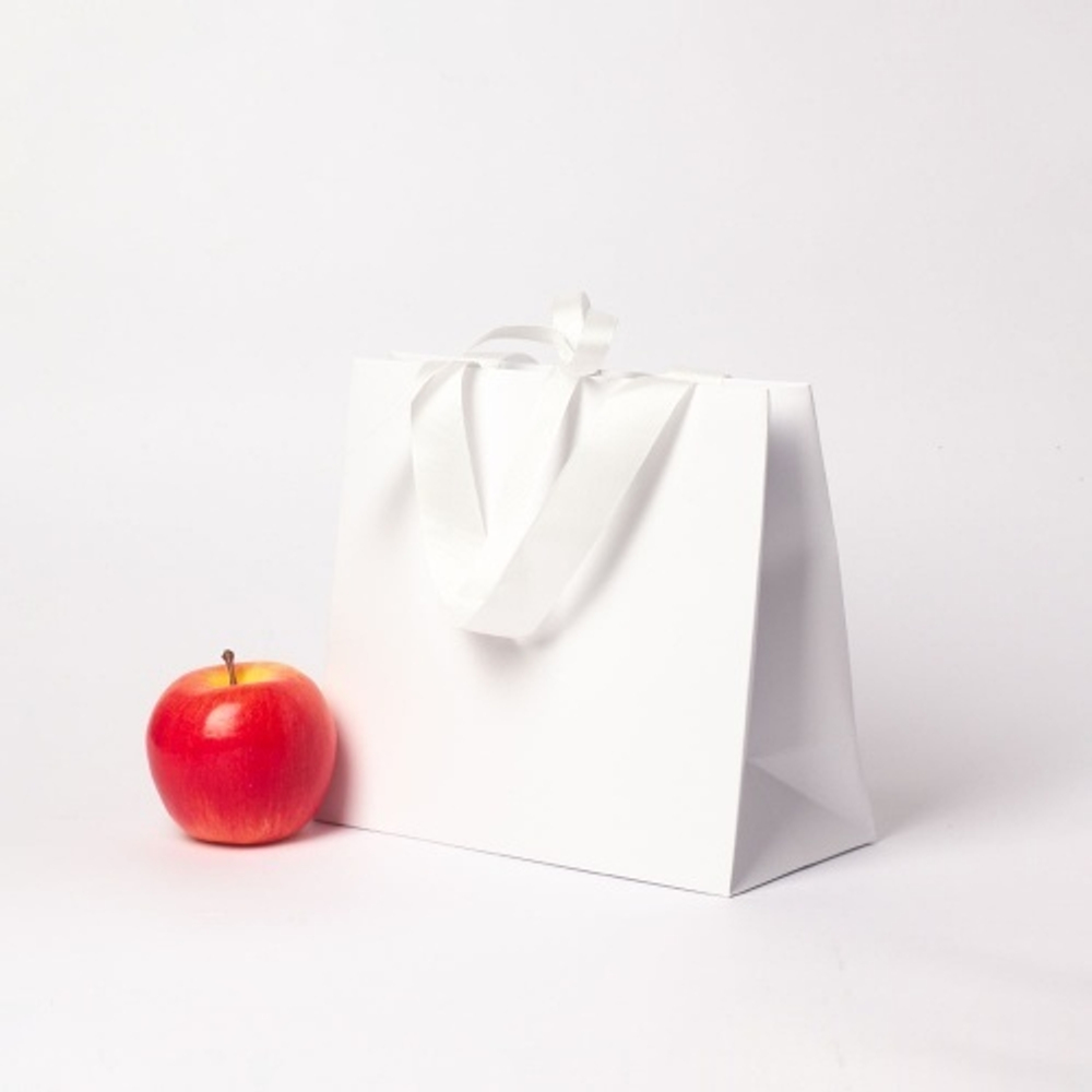 Пакет бумажный 23x20x10, белый матовый, с вклееной ручкой