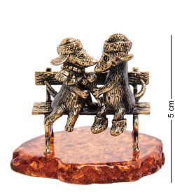 Народные промыслы AM- 326 Фигурка «Пара собак с мороженым» (латунь, янтарь)