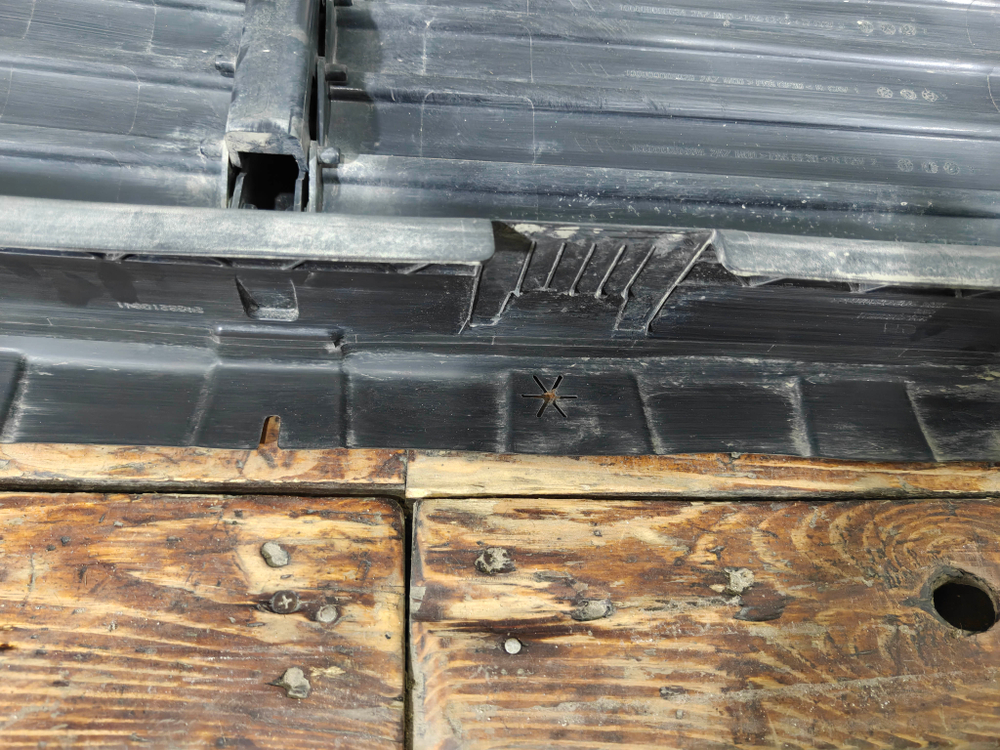 Жалюзи радиатора Lixiang L7 23-нв Б/У Оригинал X0128030061