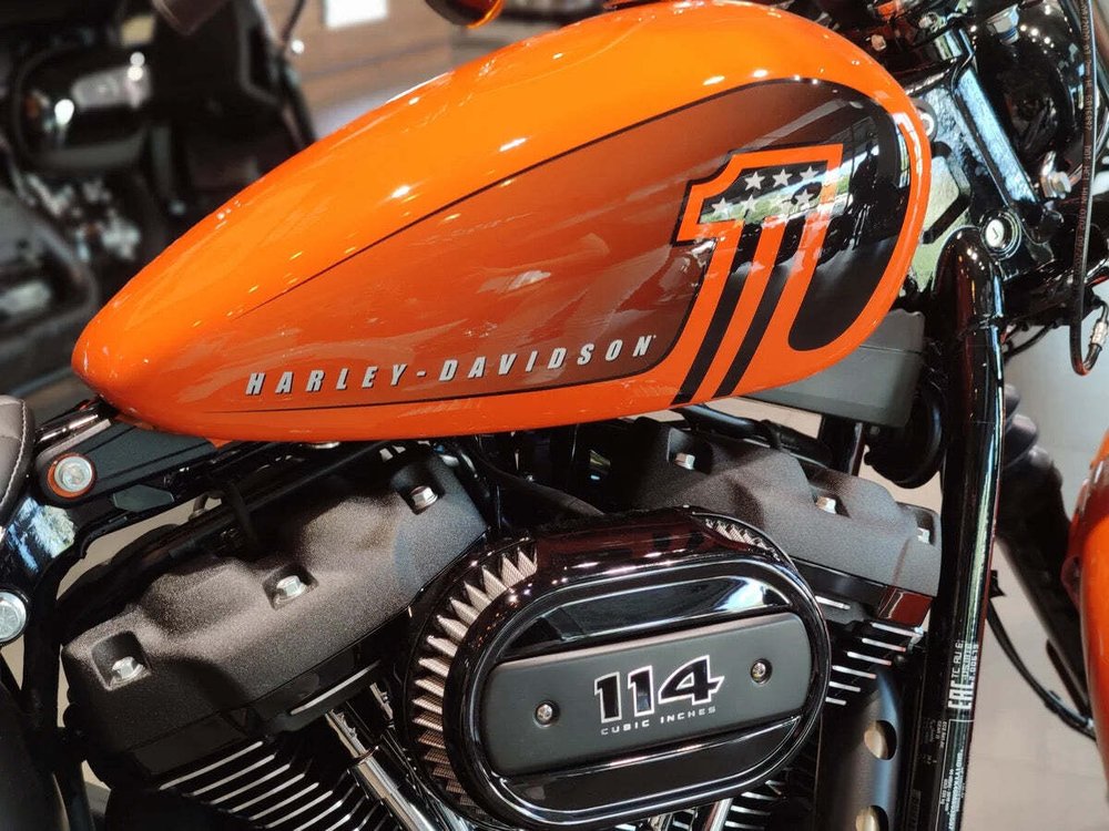 Street Bob 114 - 2021 Baja Orange