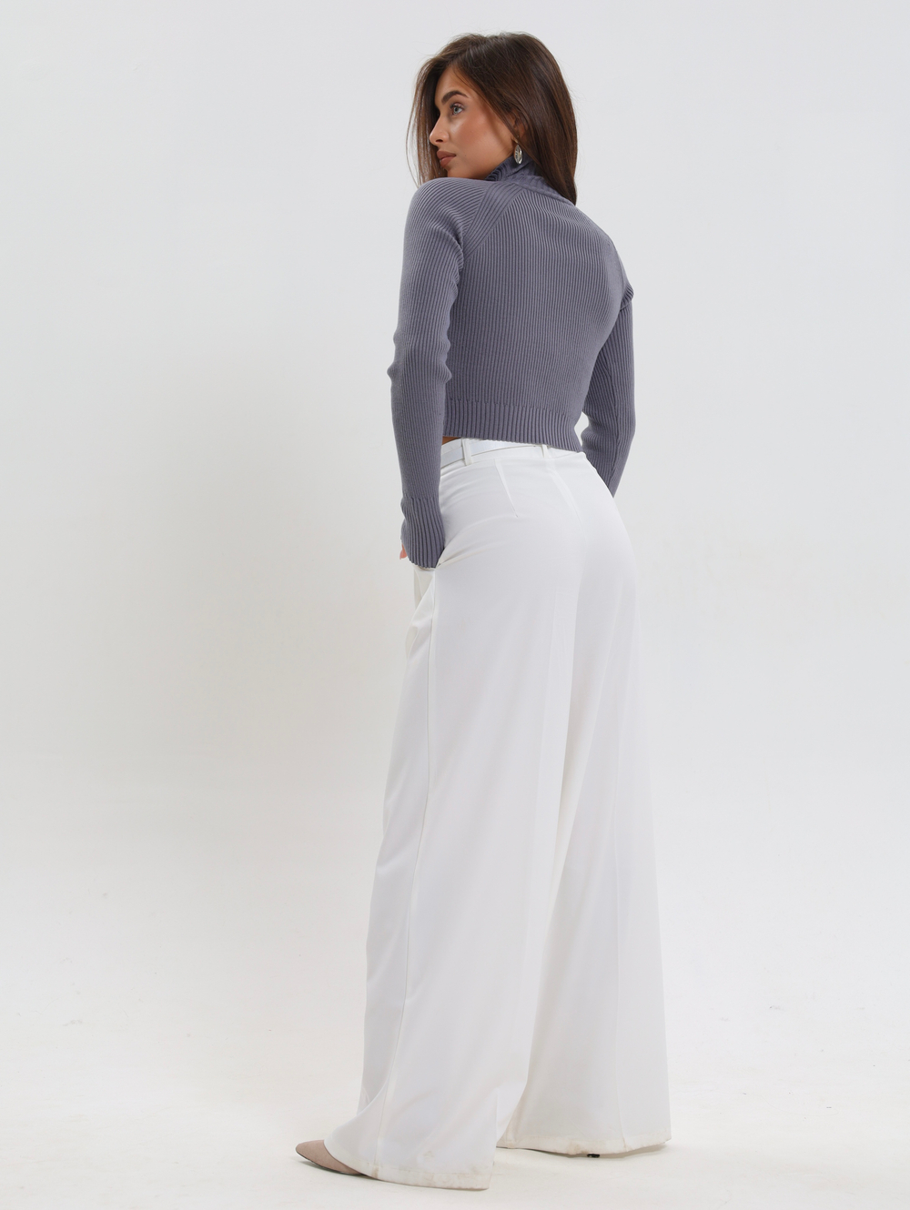 Лонгслив с двумя плечами