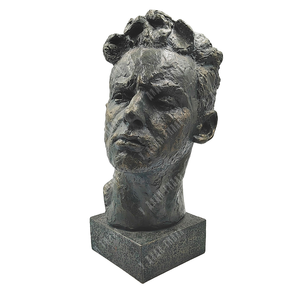 Динес Ю. С. Скульптурный автопортрет. Стекловолокно. Модель 1953