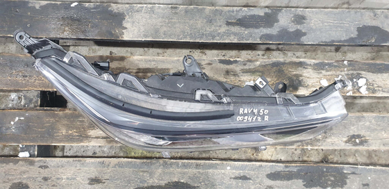 Фара правая LED Toyota RAV4 V (XA50) 18-нв Б/У Оригинал 8114542840