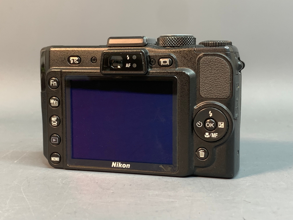 Nikon Coolpix P6000