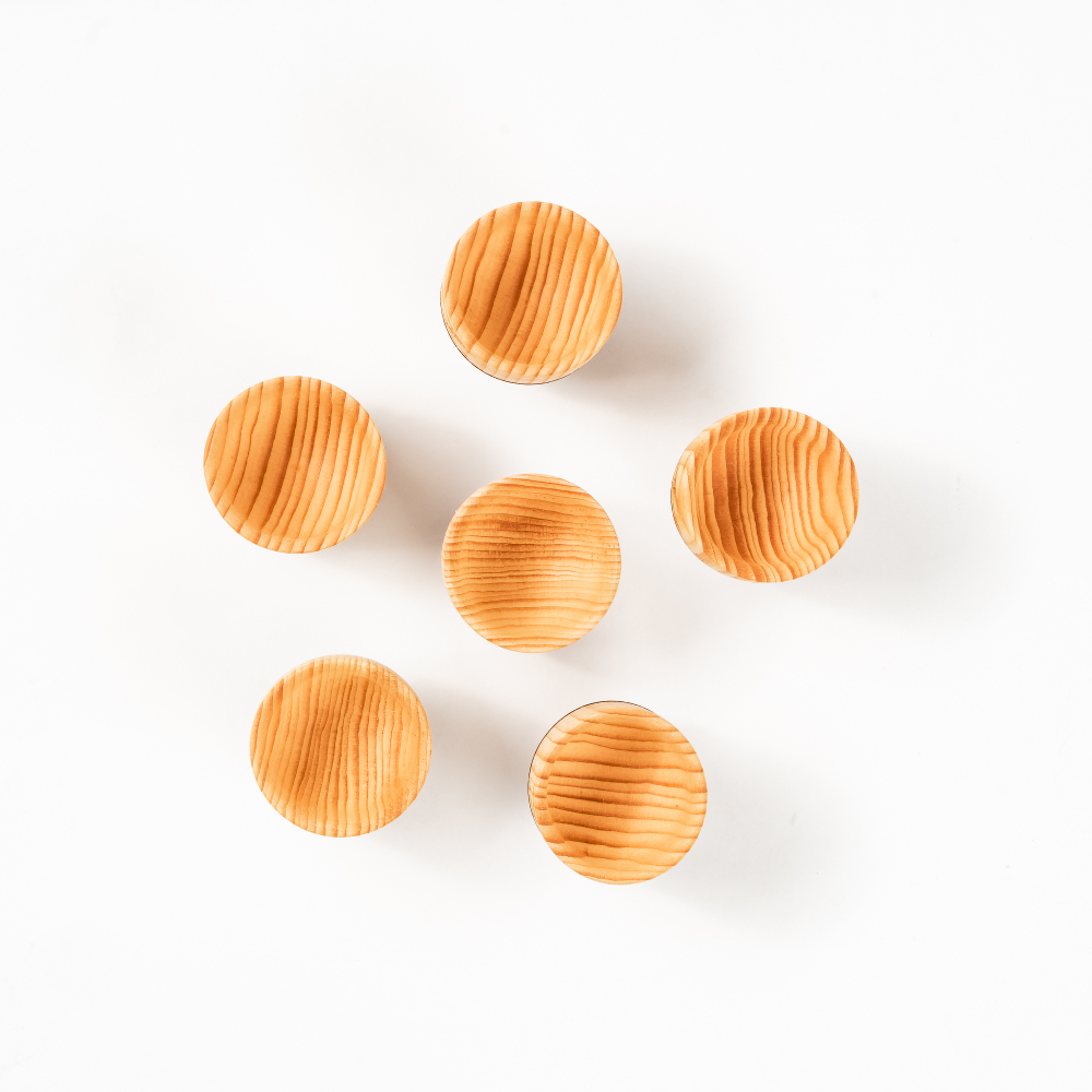 Набор деревянных рюмок (стопок, шотов) из древесины сибирского кедра, набор 6 штук. RN15