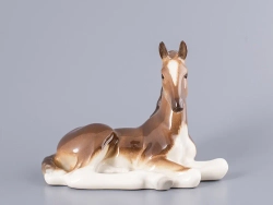 Скульптура Жеребенок лежащий (гнедой) арт. 82.01030.00.1