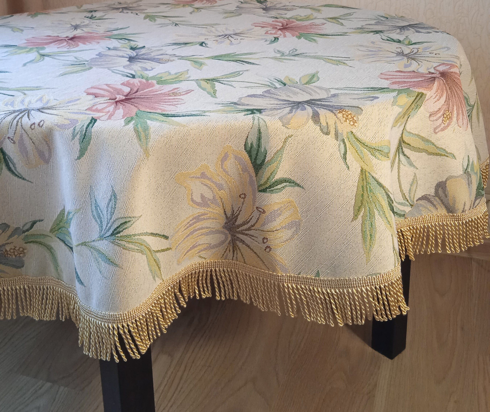 Гобеленовая скатерть Жемчужная лилия D 160 см