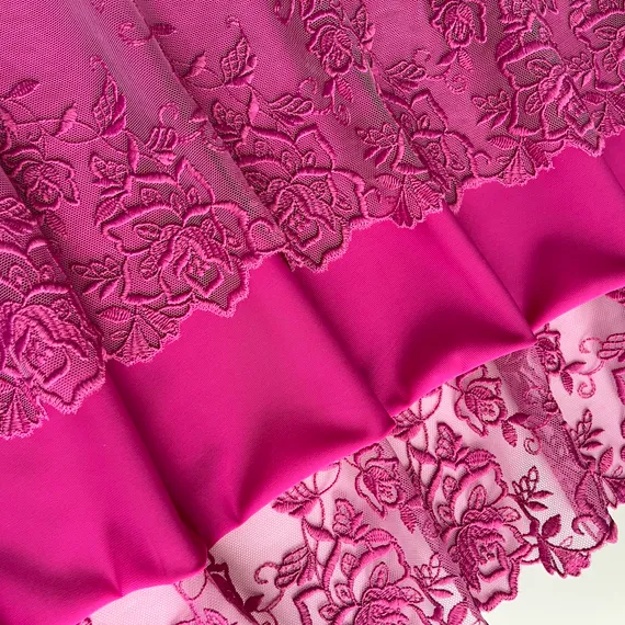 Вышивка на сетке фуксия 17 см (правая)