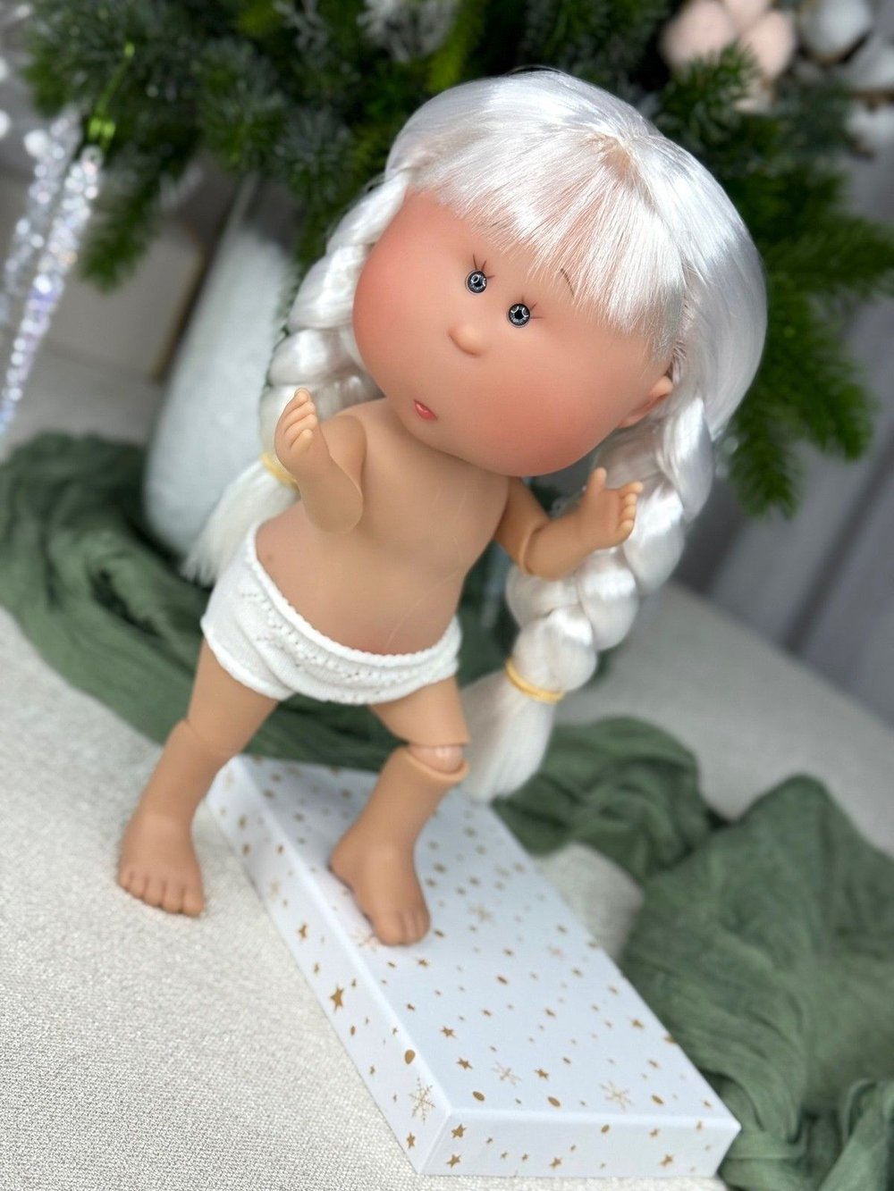 Кукла Nines виниловая 30см MIA шарнирная без одежды (1237W1)