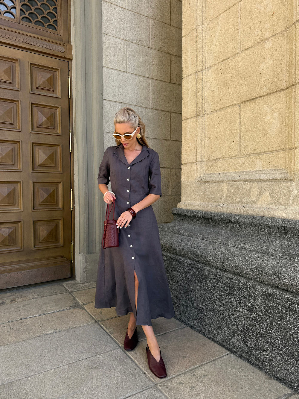 Платье из тенселя и льна на пуговицах в цвете антрацит