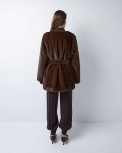 Шуба из искусственного меха норки коричневый