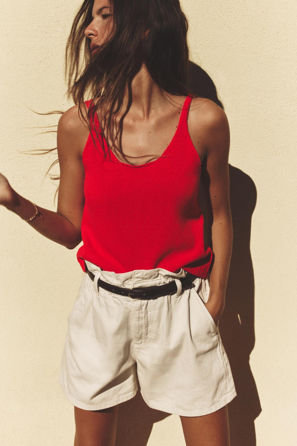 ZARA ОДНОТОННЫЙ ТОП С БРЕТЕЛЯМИ, КРАСНЫЙ