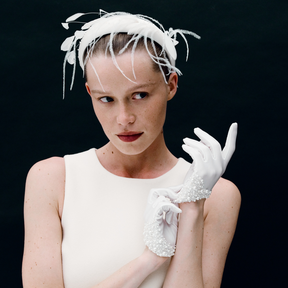 Перчатки кокроткие с жемчужной россыпью